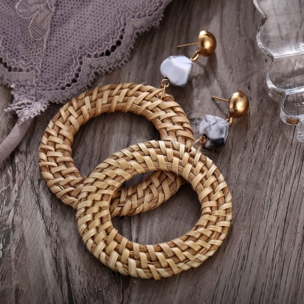 Rattan Full Circle w/marbled Bead Earrings